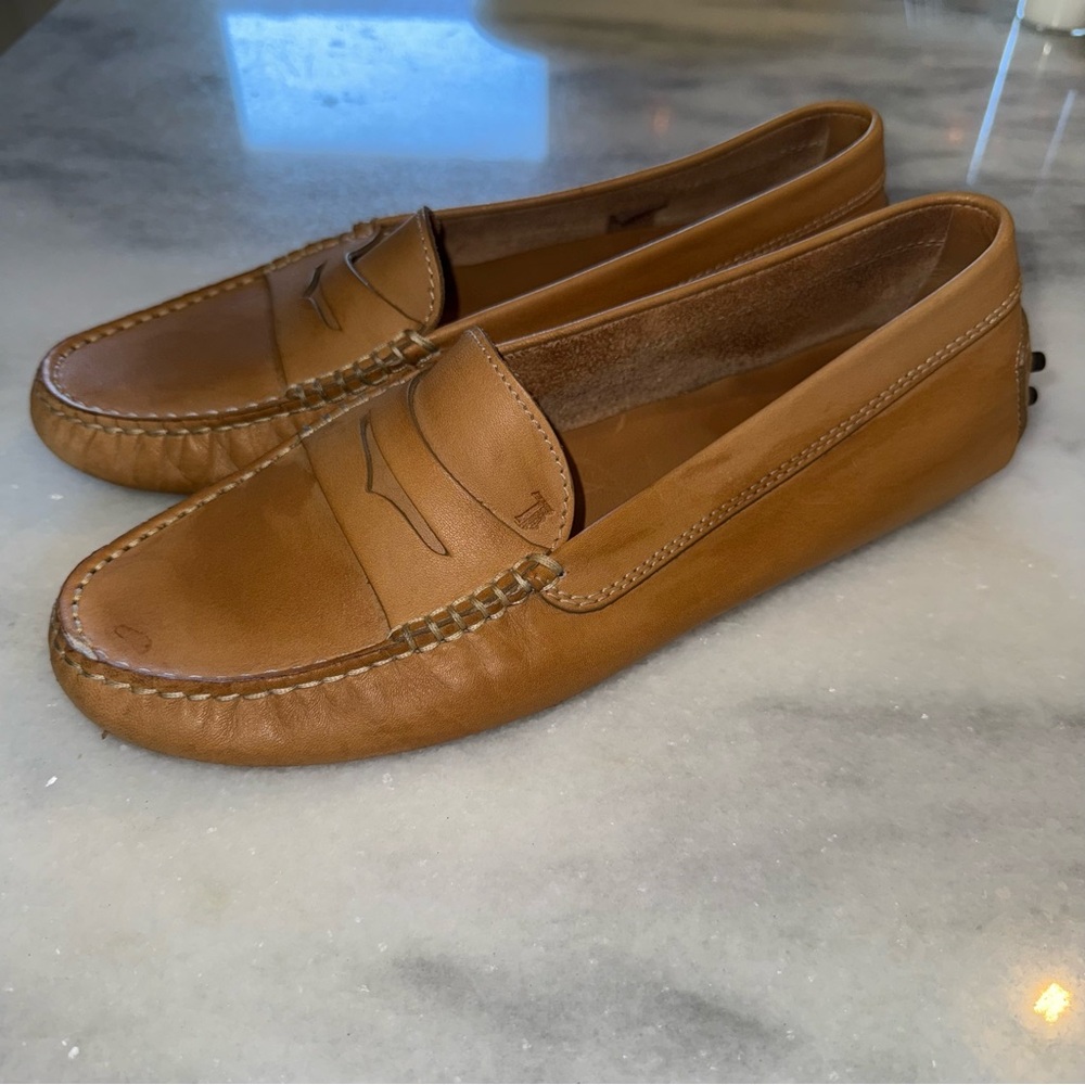 Tod's Tan Leather Loafers